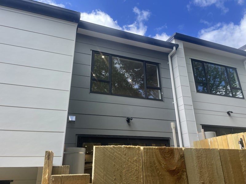 6C Aralia Road, Sunnynook, Auckland - Carousel 1