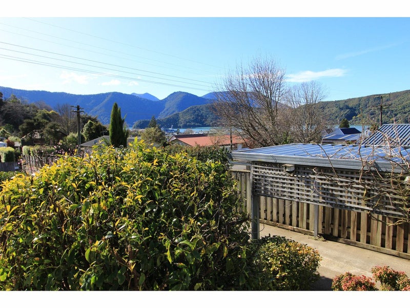 11 Lawrence Street, Havelock - Carousel 17