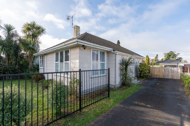 18 Rawlings Street, Bader, Hamilton - Carousel 2