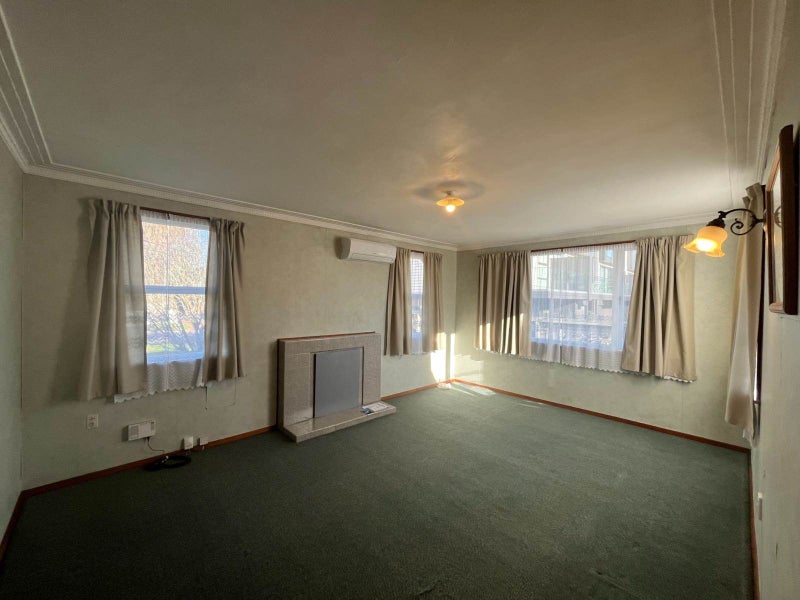 8 Pickett Avenue, Sandringham, Auckland - Carousel 2