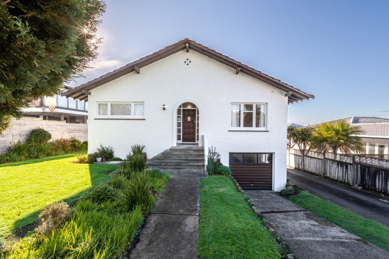 14 Nelson Street, Howick, Auckland - Carousel 1