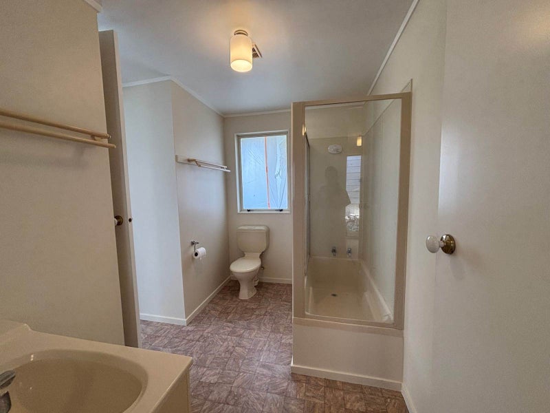 826 East Coast Road, Oteha, Auckland - Carousel 21