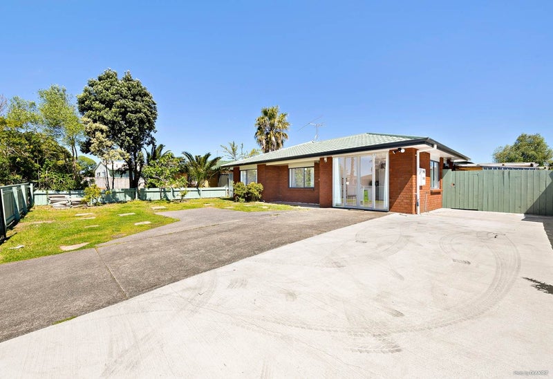 200 Te Irirangi Drive, Flat Bush, Auckland - Carousel 1