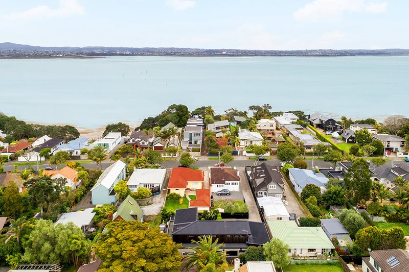 23A Harbour View Road, Point Chevalier, Auckland - Carousel 6