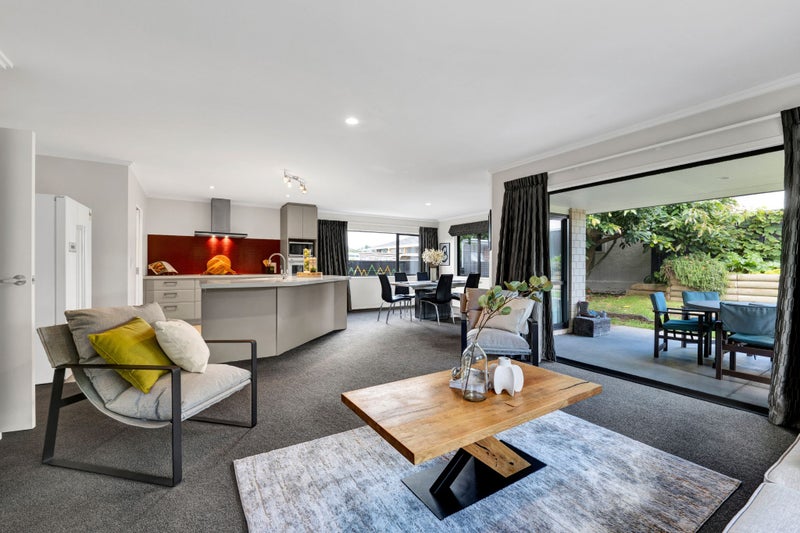 28 Paynters Avenue, Strandon, New Plymouth - Carousel 1