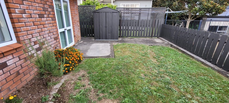 2/8 Burns Street, Westown, New Plymouth - Carousel 1