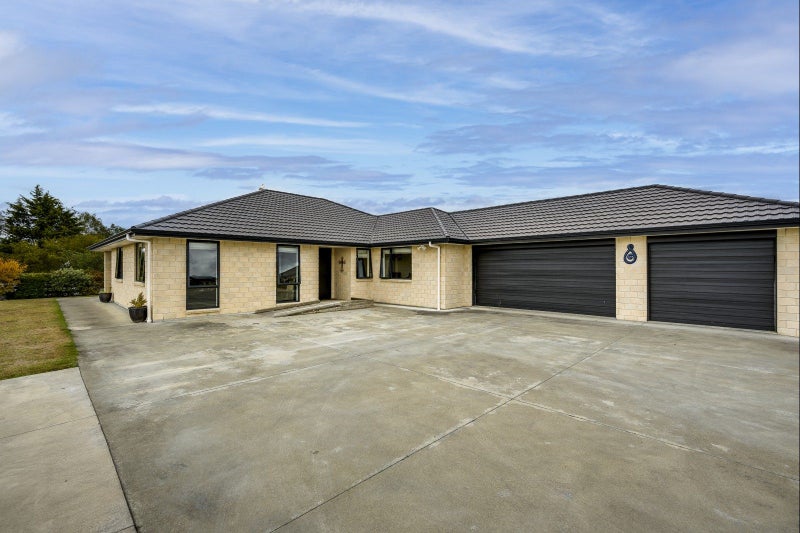 11 Bellerby Lane, Hastings - Carousel 1