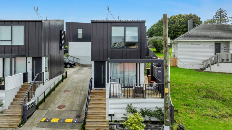 2/32 Leybourne Circle, Glen Innes, Auckland - Carousel 2