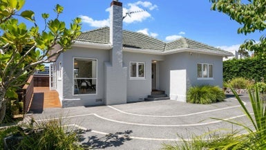 12 West Lynn Road, Titirangi, Auckland - Carousel 1