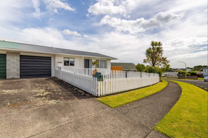 9B Herekawe Drive, Spotswood, New Plymouth - Carousel 1