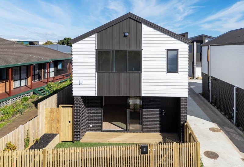 46 Burswood Drive, Burswood, Auckland - Carousel 1