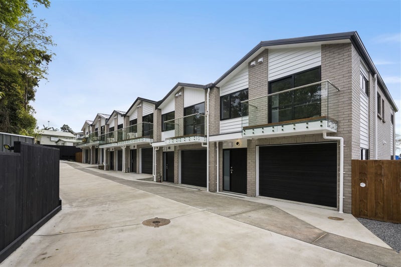 10D Ballial Place, West Harbour, Auckland - Carousel 27