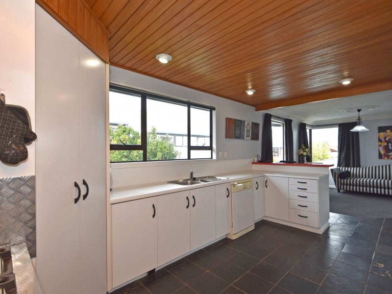 708 Queens Drive, Waikiwi, Invercargill - Carousel 2