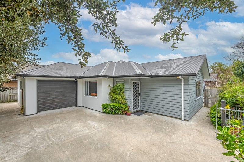 8 Cardiff Street, Highbury, Palmerston North - Carousel 1