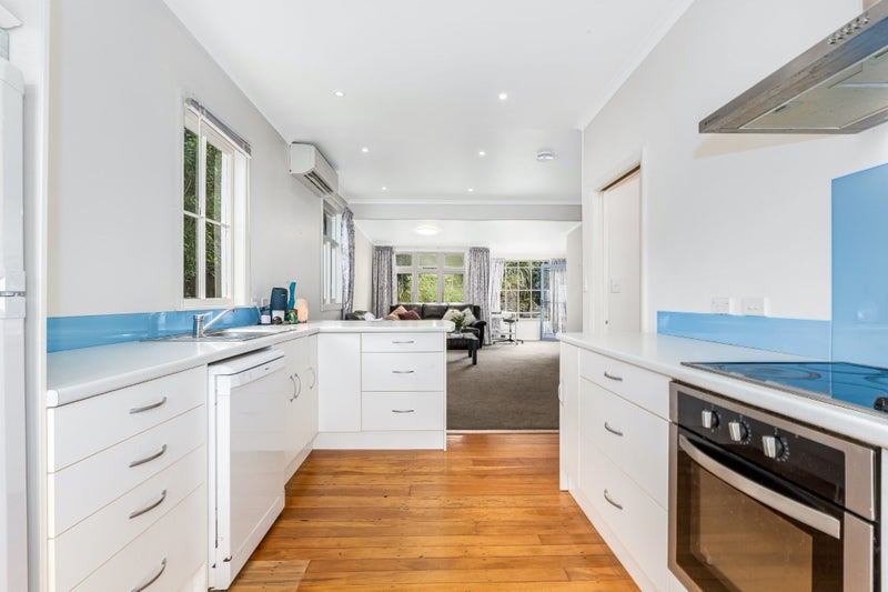 1 Gordon Road, Plimmerton, Porirua - Carousel 2