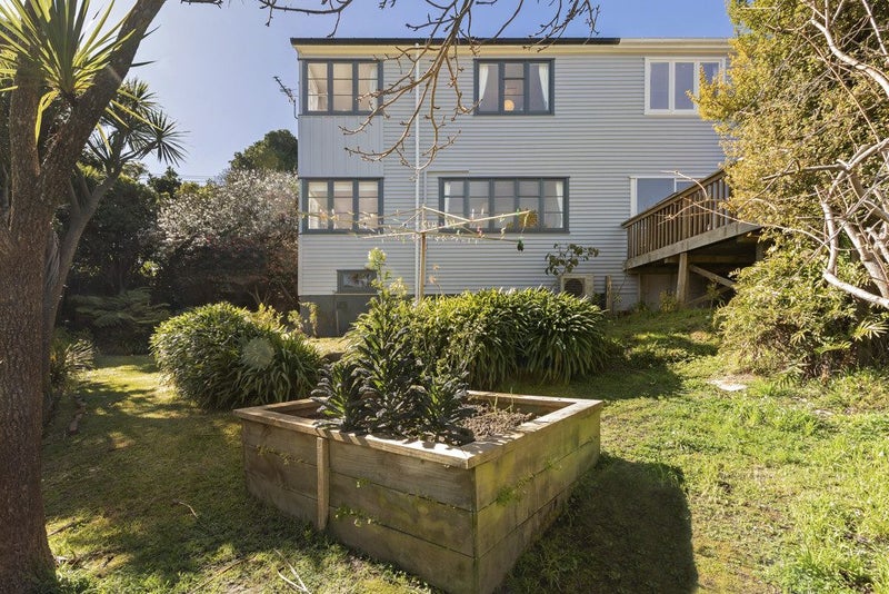 2 Worcester Street, Wilton, Wellington - Carousel 1