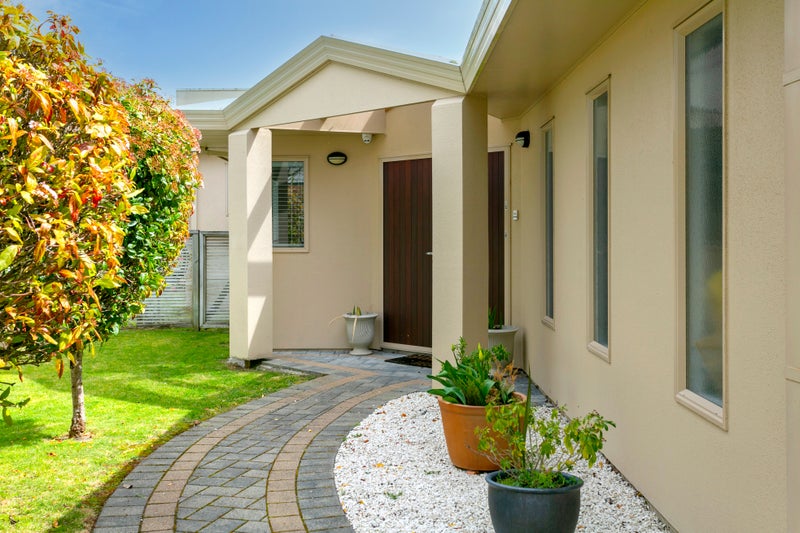 17 Fairview Terrace, Waipahihi, Taupo - Carousel 1