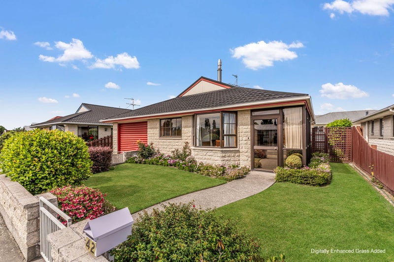 42 Wellington Street, Hampstead, Ashburton - Carousel 1