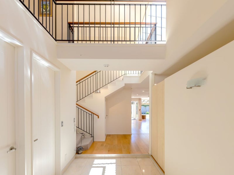 40 St Andrews Square, Strowan, Christchurch - Carousel 2