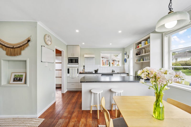 21 Stephen Street, Johnsonville, Wellington - Carousel 2