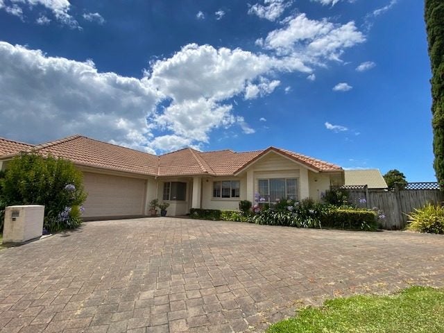 14 Tolben Place, Golflands, Auckland - Carousel 1