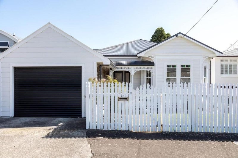 257 Courtenay Street, Strandon, New Plymouth - Carousel 1