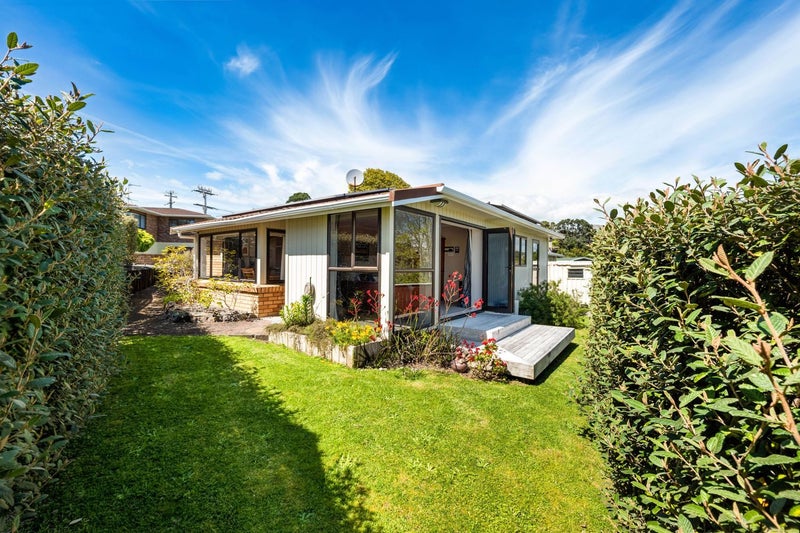 3 Ruskin Place, Westown, New Plymouth - Carousel 1