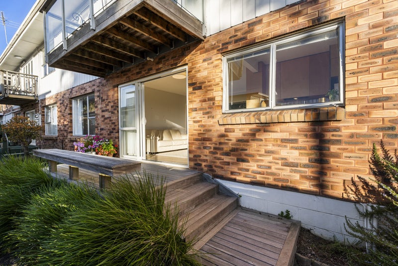 1/186 Garnet Road, Westmere, Auckland - Carousel 1