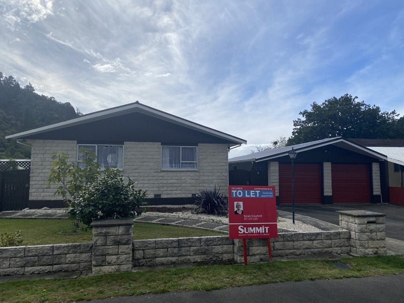 4 Burn Place, The Brook, Nelson - Carousel 1