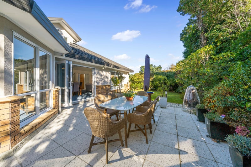 46 Cheviot Road, Lowry Bay, Lower Hutt - Carousel 1