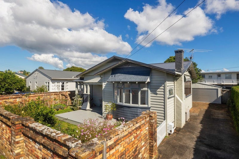 13 Carrie Street, Sandringham, Auckland - Carousel 1