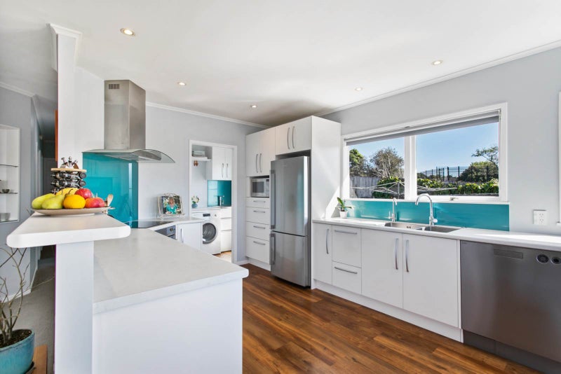 20 Juliet Avenue, Howick, Auckland - Carousel 2