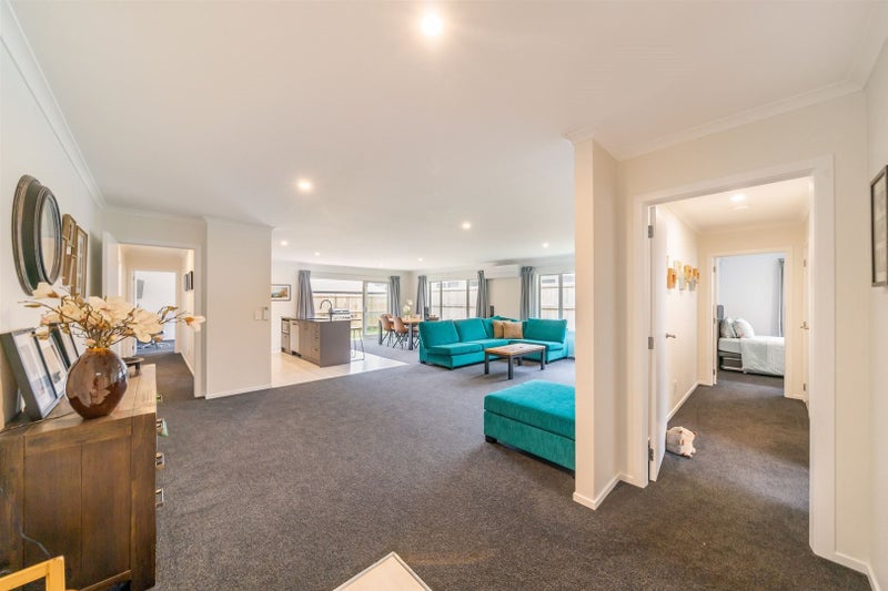 23 Brian Hughes Road, Wainuiomata, Lower Hutt - Carousel 1