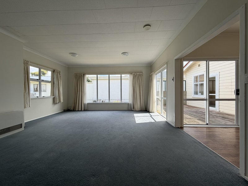 39 Argentine Avenue, Miramar, Wellington - Carousel 2