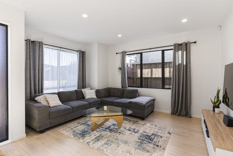 9 Lusitano Drive, Karaka, Papakura - Carousel 2