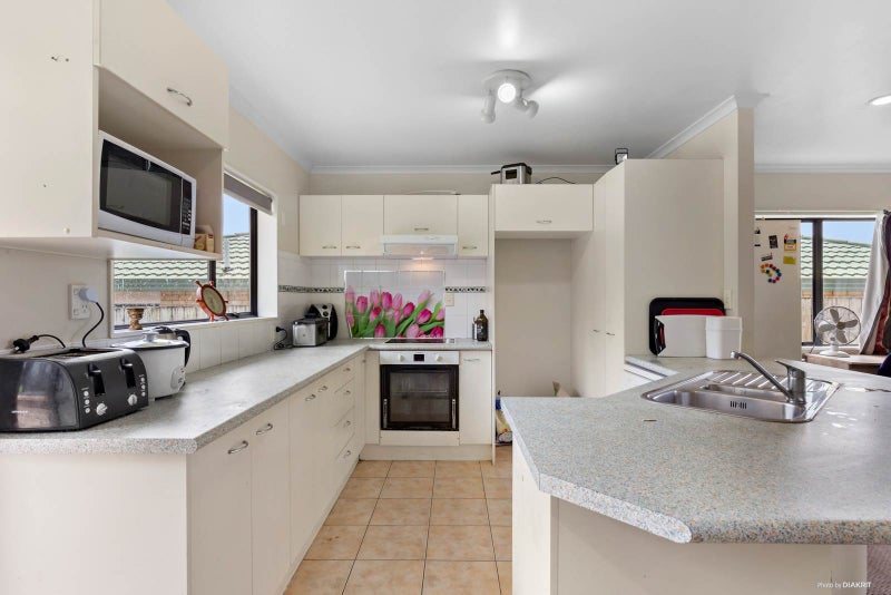 19 Arlose Place, Westgate, Auckland - Carousel 2