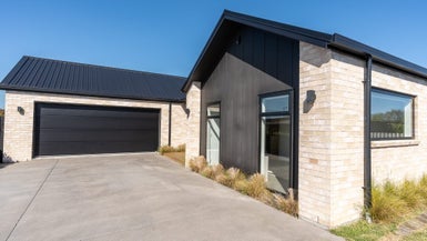 15 Rehua Drive, Hamilton - Carousel 1