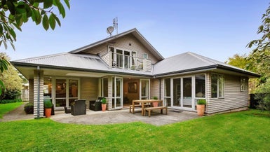 6A Luckie Street, Tawa, Wellington - Carousel 1