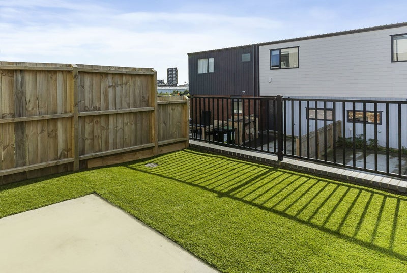 6 Clay Works Lane, New Lynn, Auckland - Carousel 2