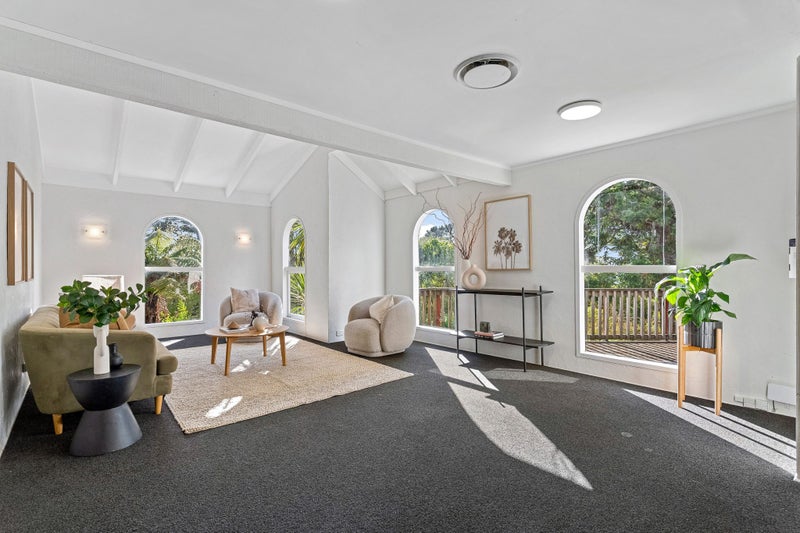 12 Tui Crescent, Waiatarua, Auckland - Carousel 2