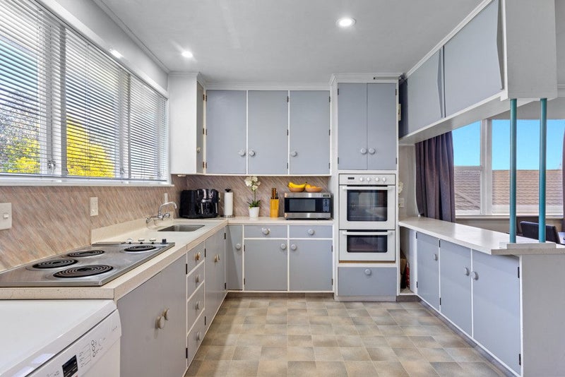 34 Blakeborough Drive, Forrest Hill, Auckland - Carousel 2