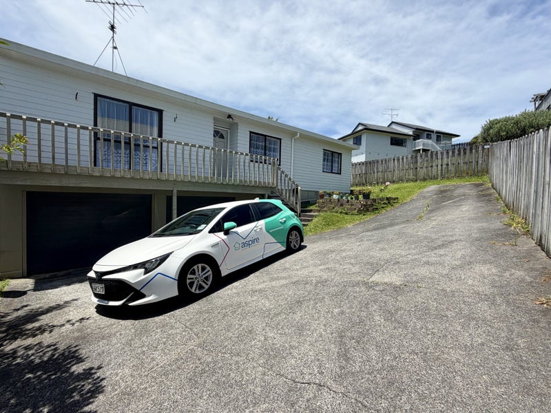 1/24 Barbados Drive, Unsworth Heights, Auckland - Carousel 1