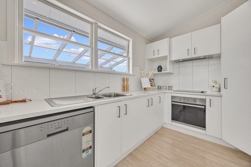 49 Patons Road, Howick, Auckland - Carousel 21