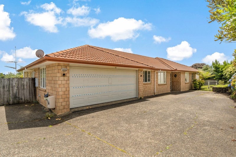 29 Leafield Crescent, Henderson, Auckland - Carousel 1