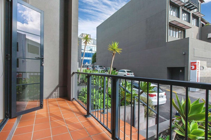 4D Marston Street, Parnell, Auckland - Carousel 7