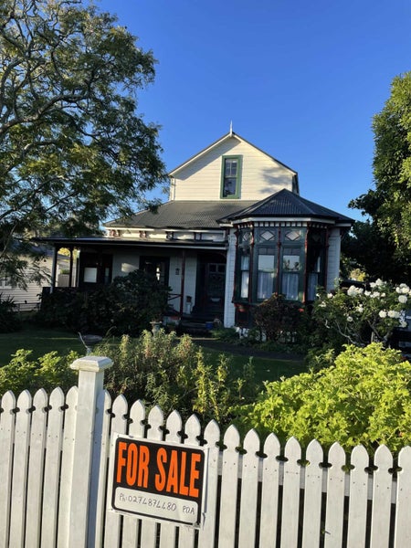 1 Central Street, Whataupoko, Gisborne - Carousel 20