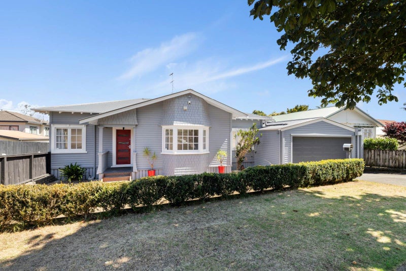 29 Queensway, Three Kings, Auckland - Carousel 1