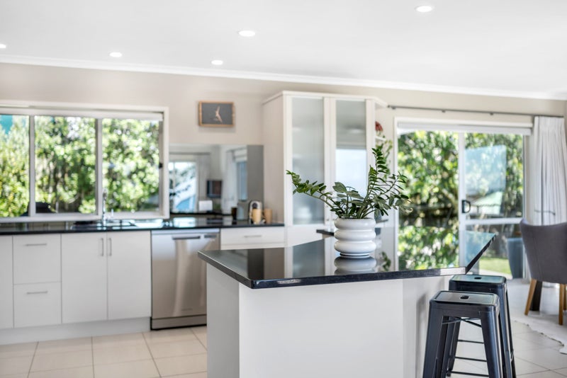 9 Gibbia Way, Beachlands, Auckland - Carousel 2