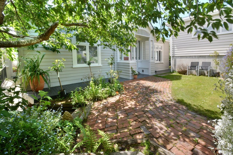 16 Rewa Street, Musselburgh, Dunedin - Carousel 2