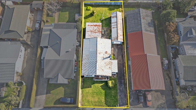 172 Point Chevalier Road, Point Chevalier, Auckland - Carousel 1